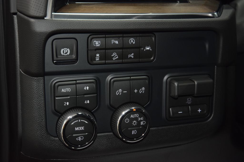2026 Chevrolet Tahoe 4WD 4dr High Country - 23065807 - 35