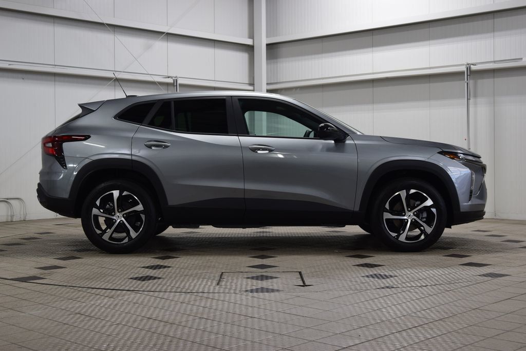 2026 Chevrolet Trax FWD 4dr 1RS - 22994204 - 8