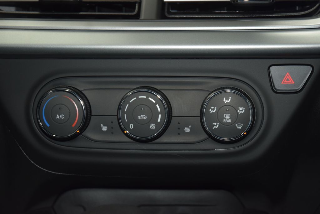 2026 Chevrolet Trax FWD 4dr LS - 22996963 - 28