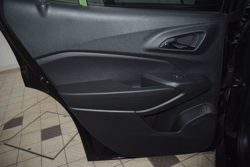 2026 Chevrolet Trax FWD 4dr LS - 22996963 - 37