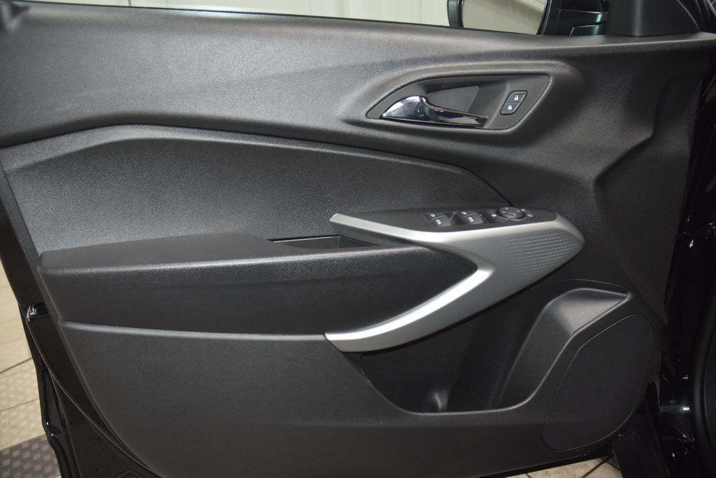 2026 Chevrolet Trax FWD 4dr LS - 22996963 - 39