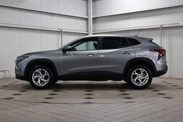 2026 Chevrolet Trax FWD 4dr LS - 22996992 - 3