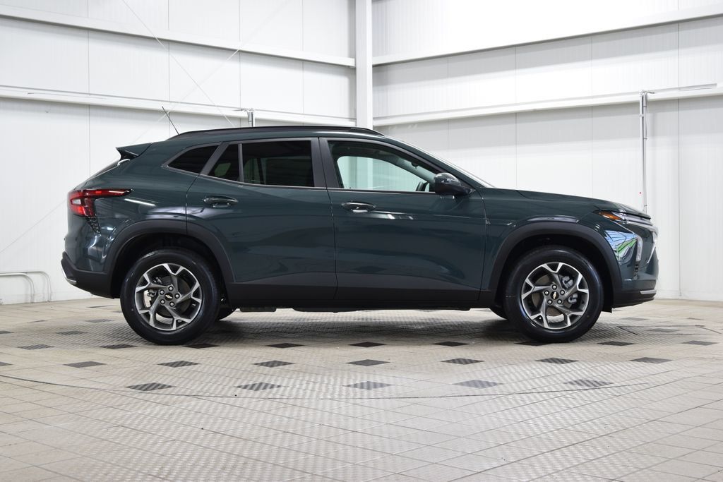 2026 Chevrolet Trax FWD 4dr LT - 23000851 - 8