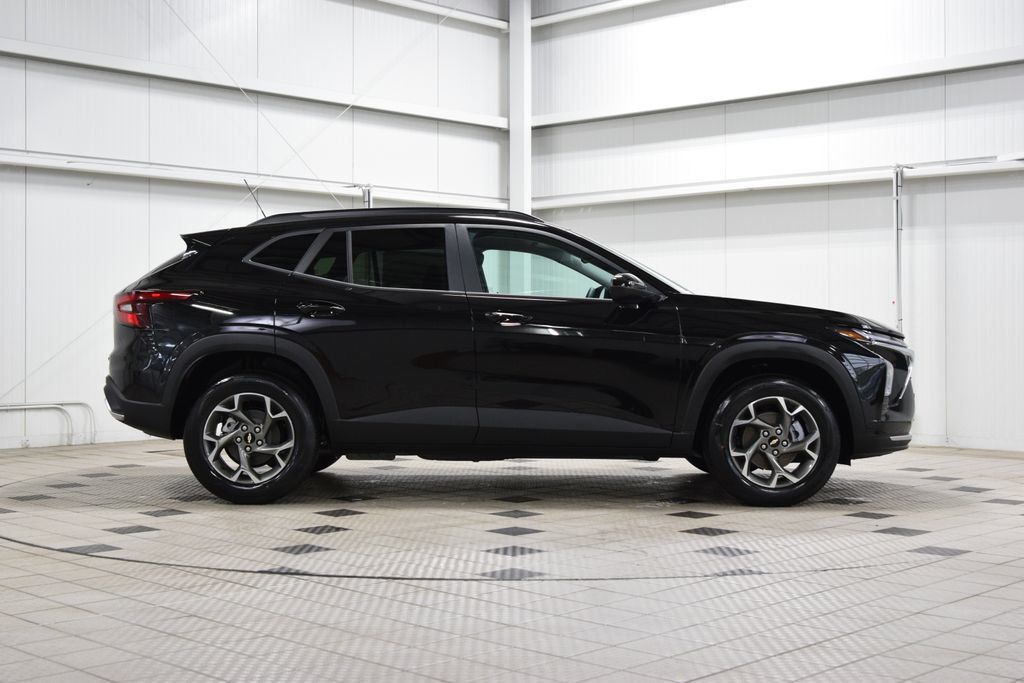 2026 Chevrolet Trax FWD 4dr LT - 23020301 - 8