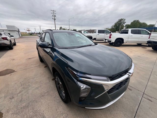 2026 Chevrolet Trax FWD 4dr LT - 23022772 - 3