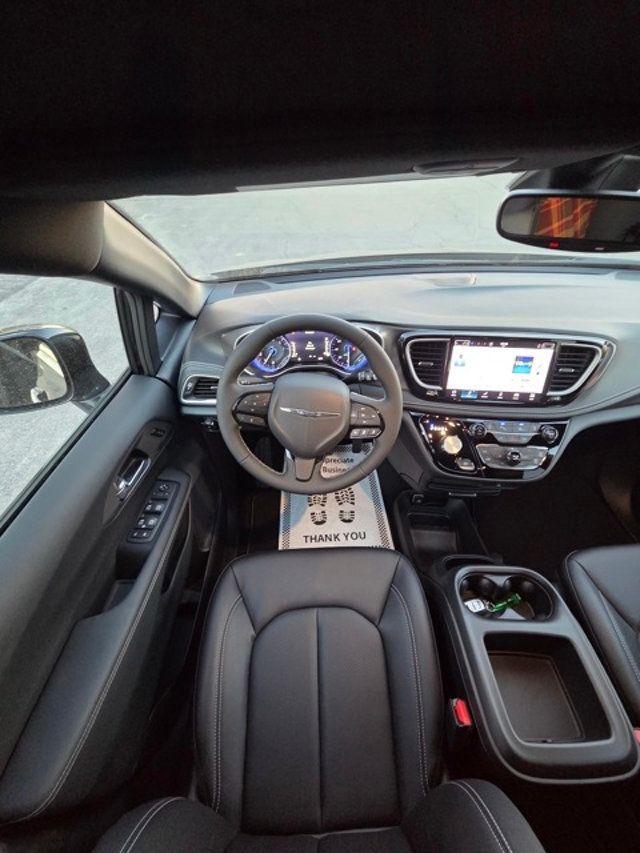 2026 Chrysler Pacifica Select FWD - 22957867 - 16