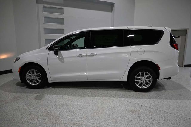 2026 Chrysler Voyager LX FWD - 23033023 - 8