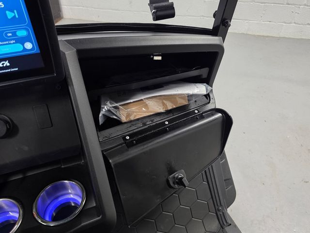 2026 E-Z-GO EXPRESS 6 SUMMIT XTL  - 23057373 - 22