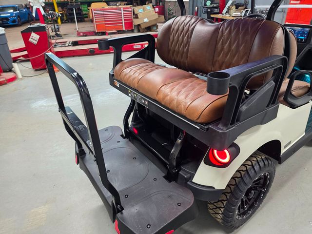 2026 E-Z-GO RXV 4 SUMMIT XT ELiTE LITHIUM  - 22987548 - 32