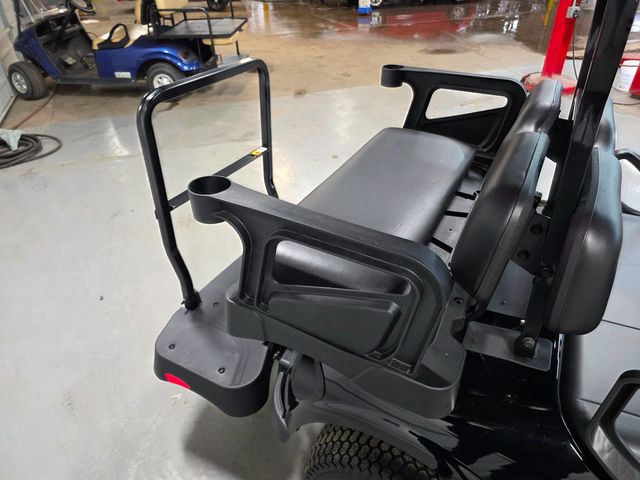 2026 E-Z-GO RXV VALOR 4 S  - 22971208 - 24