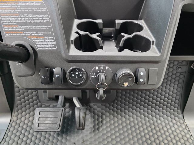 2026 E-Z-GO RXV VALOR 4 S+  - 22971196 - 14