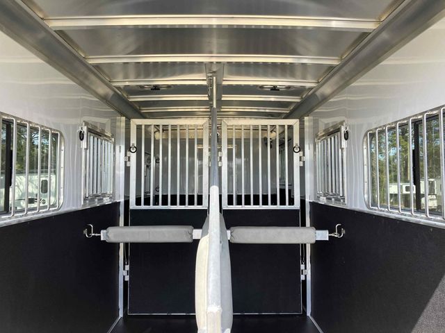 2026 Featherlite 2+1 Straight Load w/ Box Stall  - 23006425 - 9