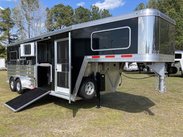 2026 Featherlite 2+1 Straight Load w/ Box Stall  - 23006425 - 4