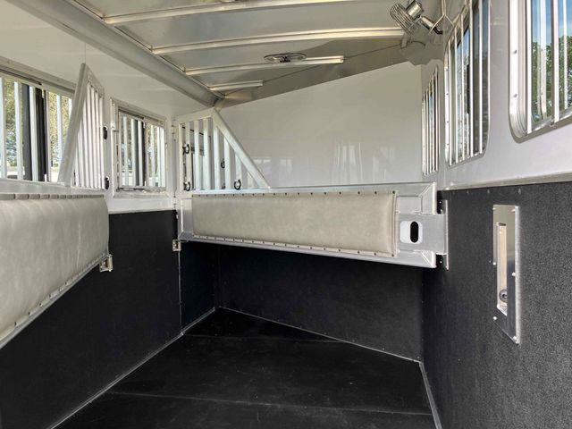 2026 Featherlite 3 Horse Slant Load 9400 Model  - 23002788 - 9