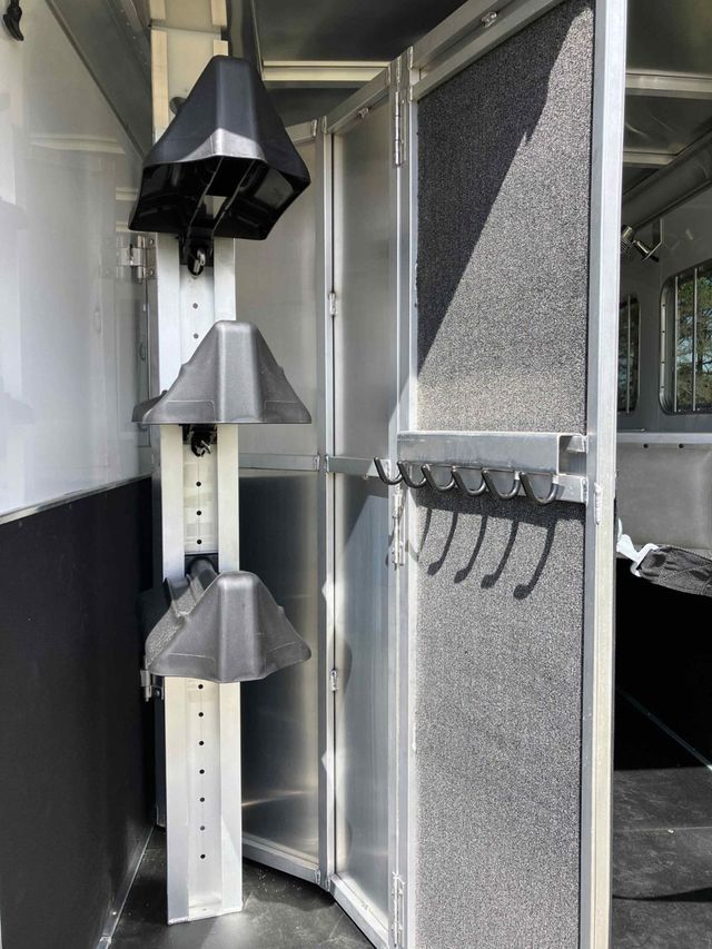 2026 Featherlite 3 Horse Slant Load 9400 Model  - 23002917 - 7