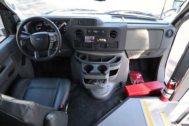 2026 Ford E-Series Cutaway E-450 SD TPSV Mobility Handicap Shuttle - 22983154 - 23