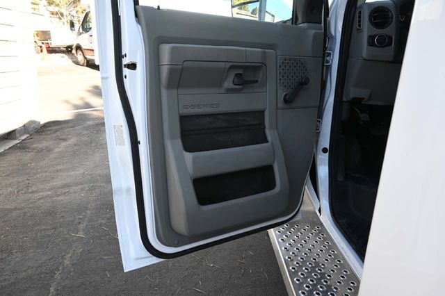 2026 Ford E-Series Cutaway E-450 SD TPSV Mobility Handicap Shuttle - 22983154 - 26