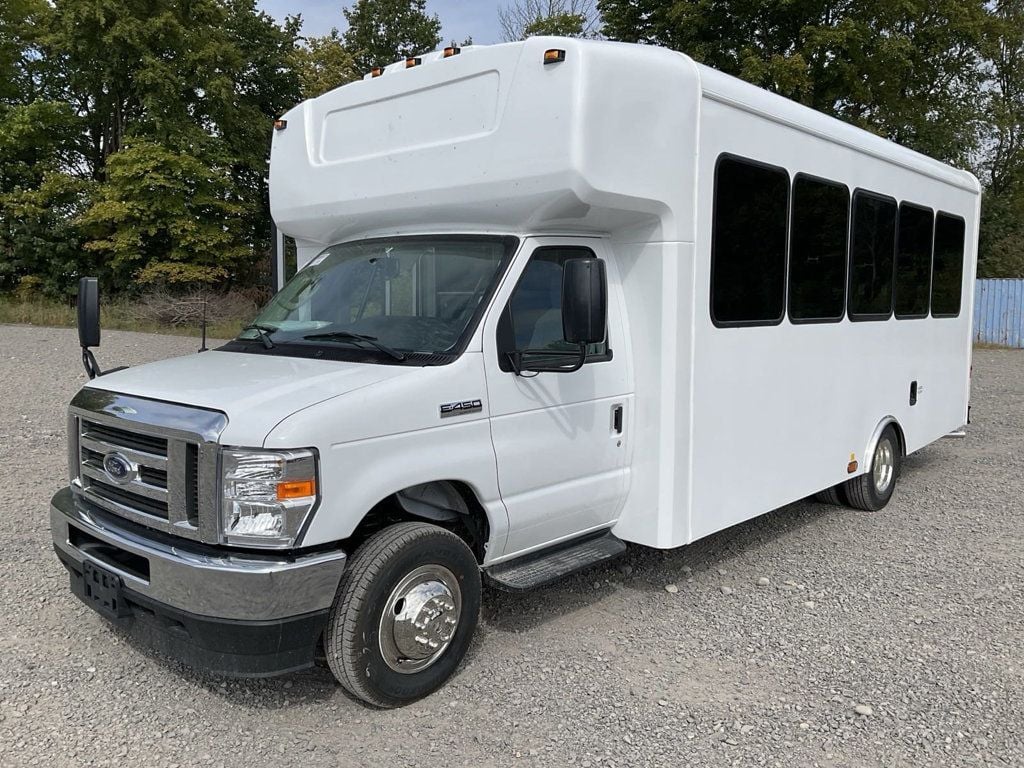 2026 Ford HLE HLE COACH - 22216555 - 3