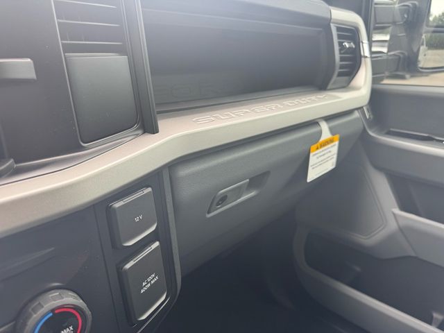 2026 Ford Super Duty F-250 SRW  - 23032984 - 22