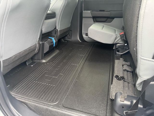 2026 Ford Super Duty F-350 DRW Cab-Chassis  - 22956775 - 28