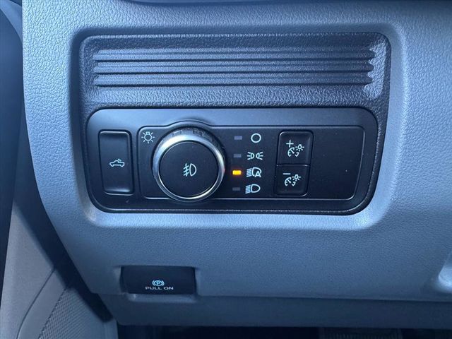 2026 Ford Super Duty F-350 DRW Cab-Chassis  - 22968641 - 25