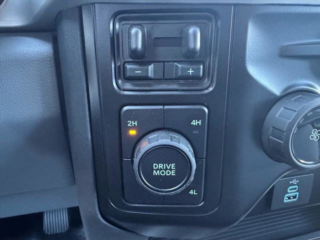 2026 Ford Super Duty F-350 DRW Cab-Chassis  - 22968641 - 32