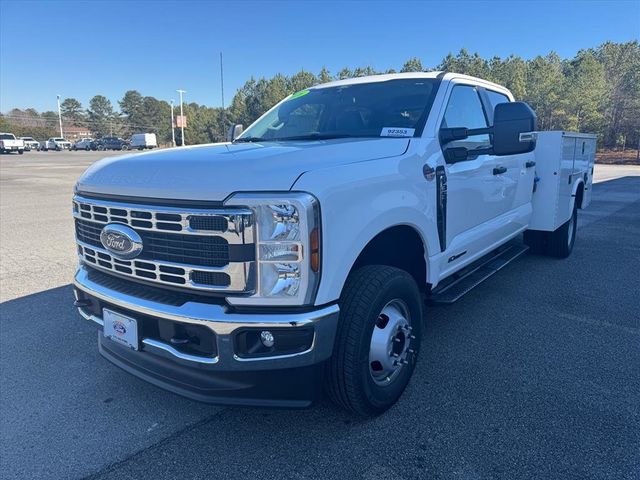 2026 Ford Super Duty F-350 DRW Cab-Chassis  - 22968641 - 3