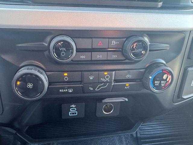 2026 Ford Super Duty F-350 DRW Cab-Chassis XL 4WD Crew Cab 179" WB 60" CA - 22928906 - 24