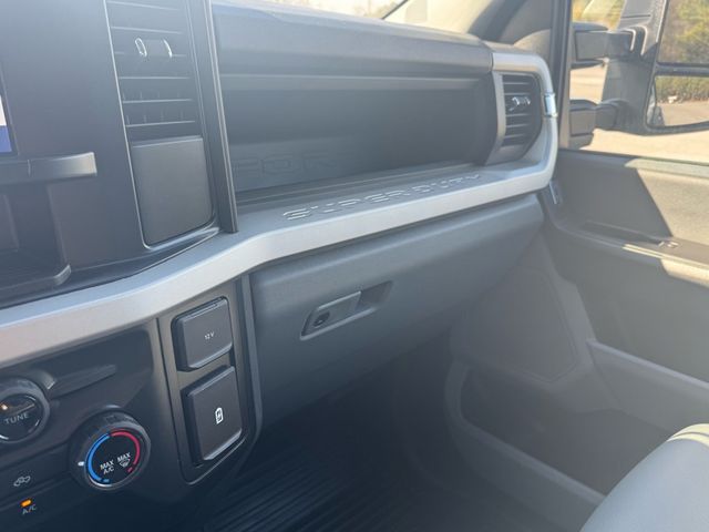 2026 Ford Super Duty F-350 DRW Cab-Chassis XL 4WD Crew Cab 179" WB 60" CA - 22928906 - 26