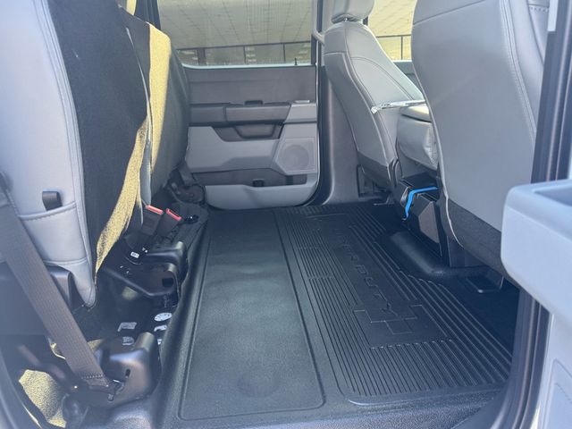 2026 Ford Super Duty F-350 DRW Cab-Chassis XL 4WD Crew Cab 179" WB 60" CA - 22928906 - 30