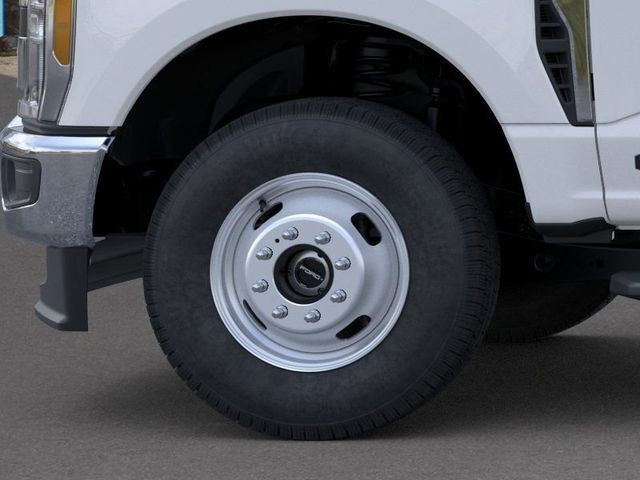 2026 Ford Super Duty F-350 DRW Cab-Chassis XL 4WD Crew Cab 179" WB 60" CA - 22938670 - 18