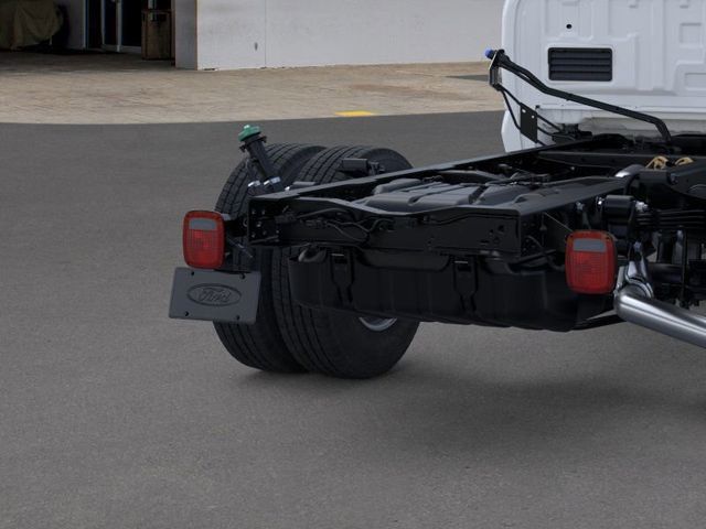 2026 Ford Super Duty F-350 DRW Cab-Chassis XL 4WD Crew Cab 179" WB 60" CA - 22938670 - 20