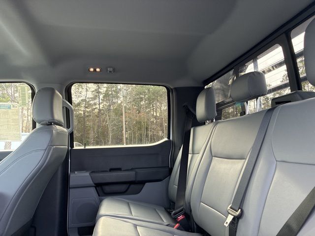 2026 Ford Super Duty F-350 DRW Cab-Chassis XL 4WD Crew Cab 179" WB 60" CA - 22938670 - 25