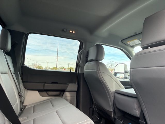 2026 Ford Super Duty F-350 DRW Cab-Chassis XL 4WD Crew Cab 179" WB 60" CA - 22938670 - 27