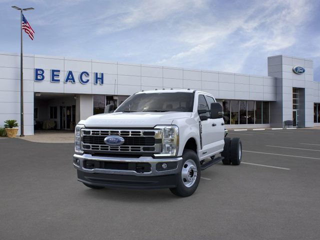 2026 Ford Super Duty F-350 DRW Cab-Chassis XL 4WD Crew Cab 179" WB 60" CA - 22938670 - 2