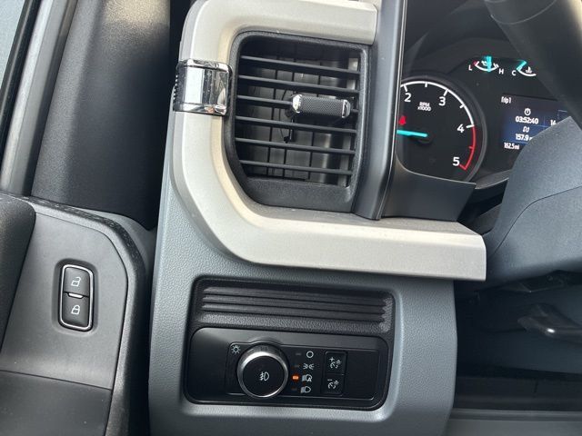 2026 Ford Super Duty F-350 DRW Cab-Chassis XL 4WD Crew Cab 179" WB 60" CA - 22938670 - 29