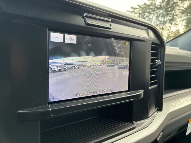 2026 Ford Super Duty F-350 DRW Cab-Chassis XL 4WD Crew Cab 179" WB 60" CA - 22938670 - 36