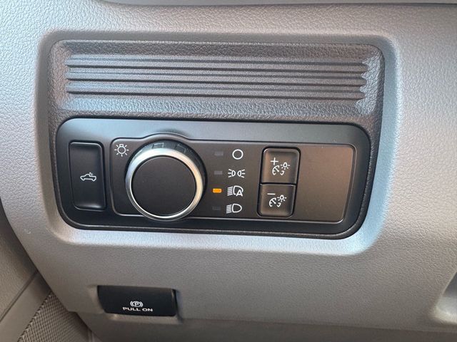 2026 Ford Super Duty F-350 SRW XL 2WD Crew Cab 8' Box - 22981093 - 17