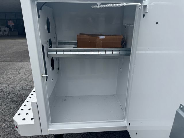 2026 Ford Super Duty F-450 DRW Cab-Chassis  - 22944464 - 12