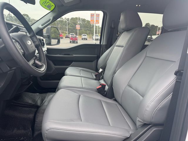 2026 Ford Super Duty F-450 DRW Cab-Chassis  - 22944464 - 21