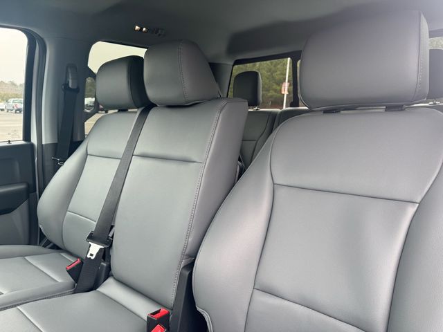 2026 Ford Super Duty F-450 DRW Cab-Chassis  - 22944464 - 22