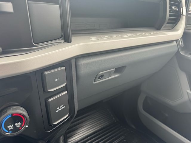 2026 Ford Super Duty F-450 DRW Cab-Chassis  - 22944464 - 37