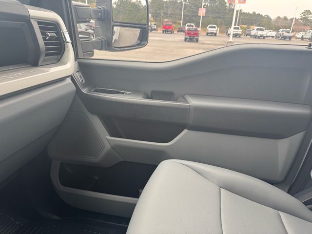 2026 Ford Super Duty F-450 DRW Cab-Chassis  - 22944464 - 38