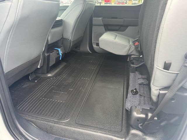 2026 Ford Super Duty F-450 DRW Cab-Chassis  - 22944464 - 40