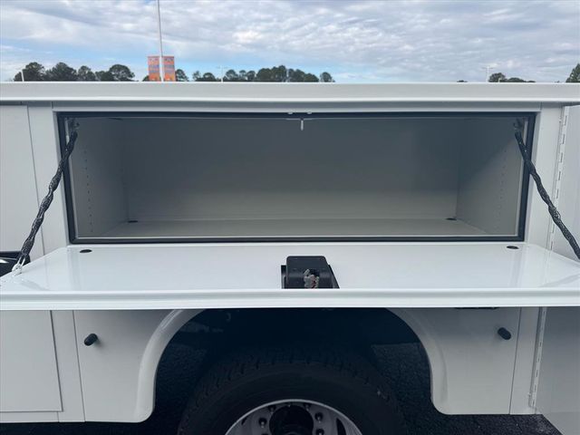 2026 Ford Super Duty F-450 DRW Cab-Chassis  - 22968598 - 16