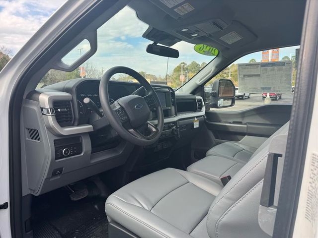 2026 Ford Super Duty F-450 DRW Cab-Chassis  - 22968598 - 19