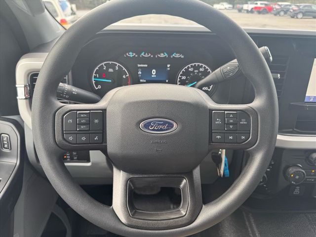 2026 Ford Super Duty F-450 DRW Cab-Chassis  - 22968598 - 22