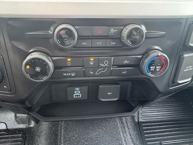 2026 Ford Super Duty F-450 DRW Cab-Chassis  - 22968598 - 33