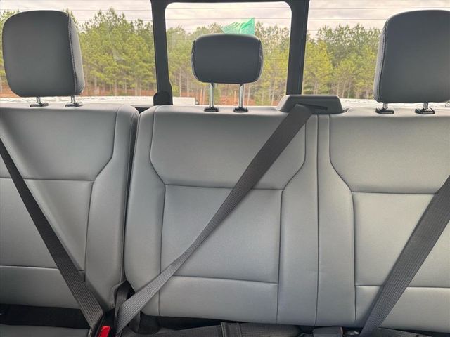 2026 Ford Super Duty F-450 DRW Cab-Chassis  - 22968598 - 36