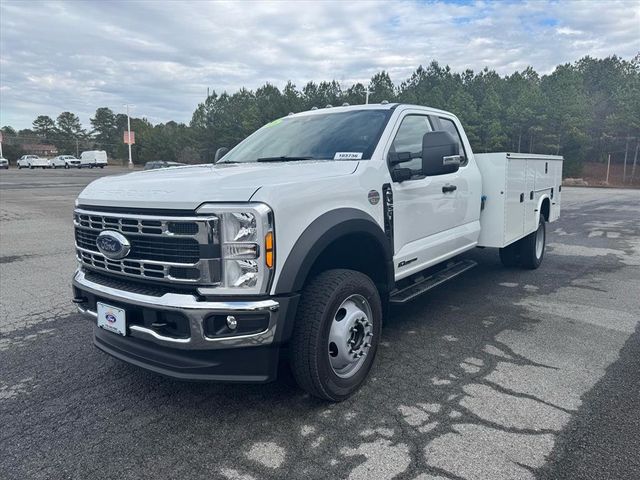 2026 Ford Super Duty F-450 DRW Cab-Chassis  - 22968598 - 3